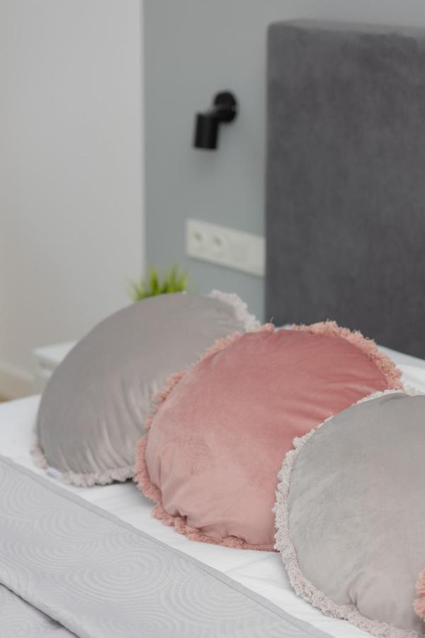 Wola Pet-Friendly Apartments With Ac Slawinska By Noclegi Renters Warsaw Ngoại thất bức ảnh