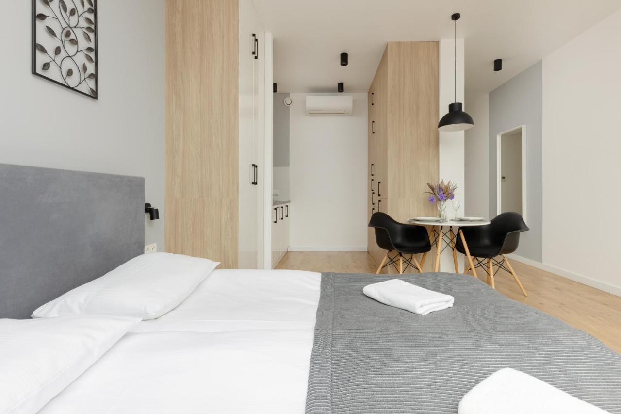 Wola Pet-Friendly Apartments With Ac Slawinska By Noclegi Renters Warsaw Ngoại thất bức ảnh