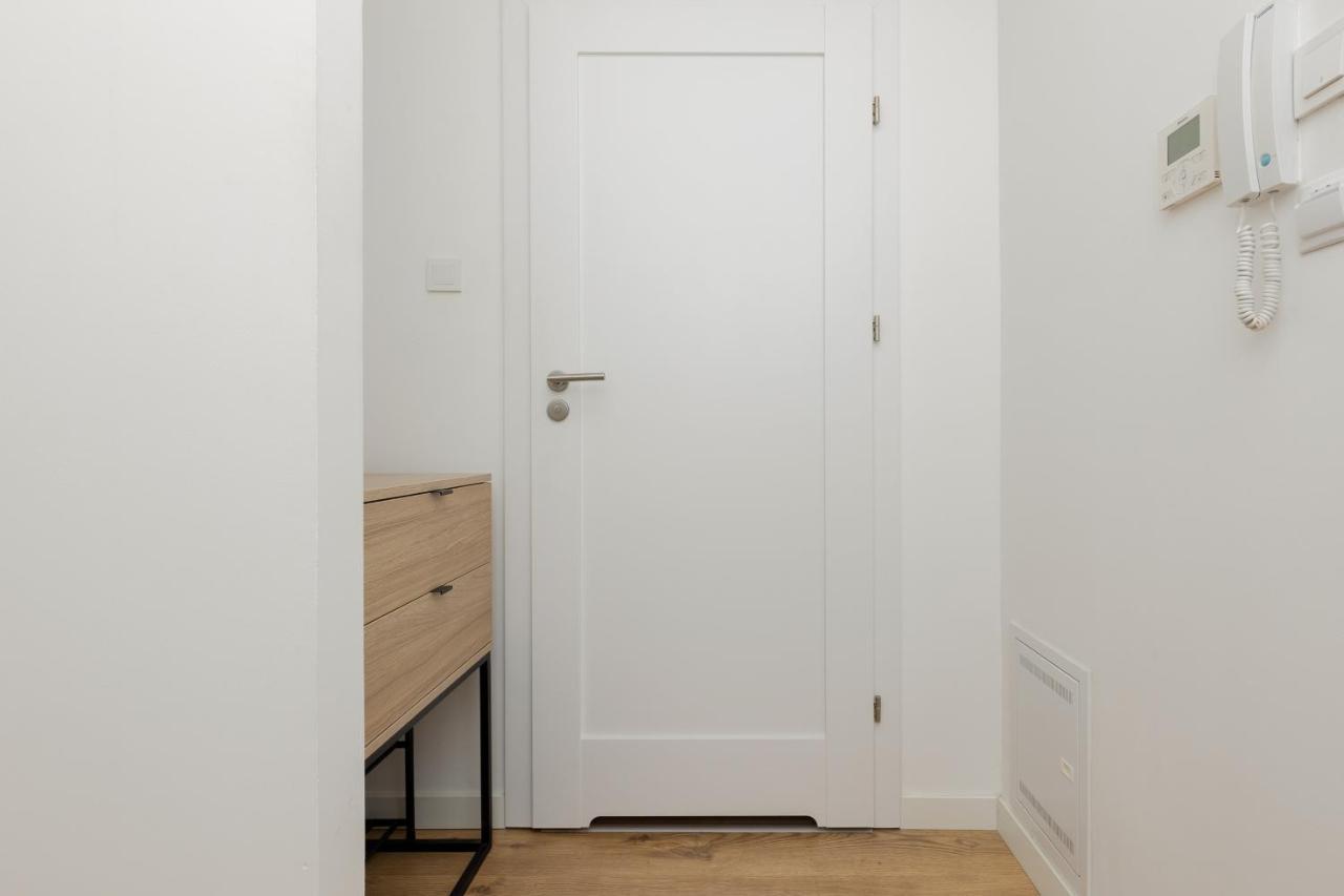 Wola Pet-Friendly Apartments With Ac Slawinska By Noclegi Renters Warsaw Ngoại thất bức ảnh
